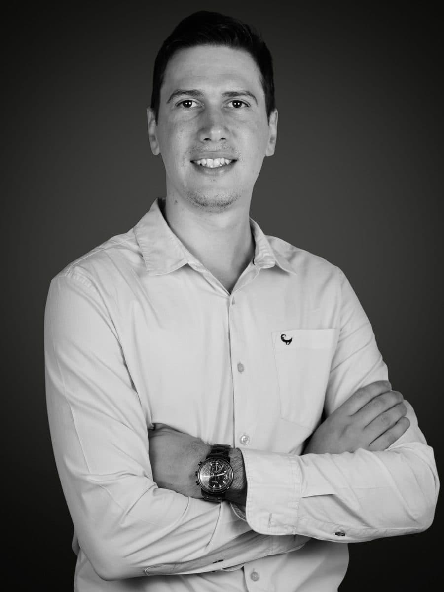 Dr Andries Nel